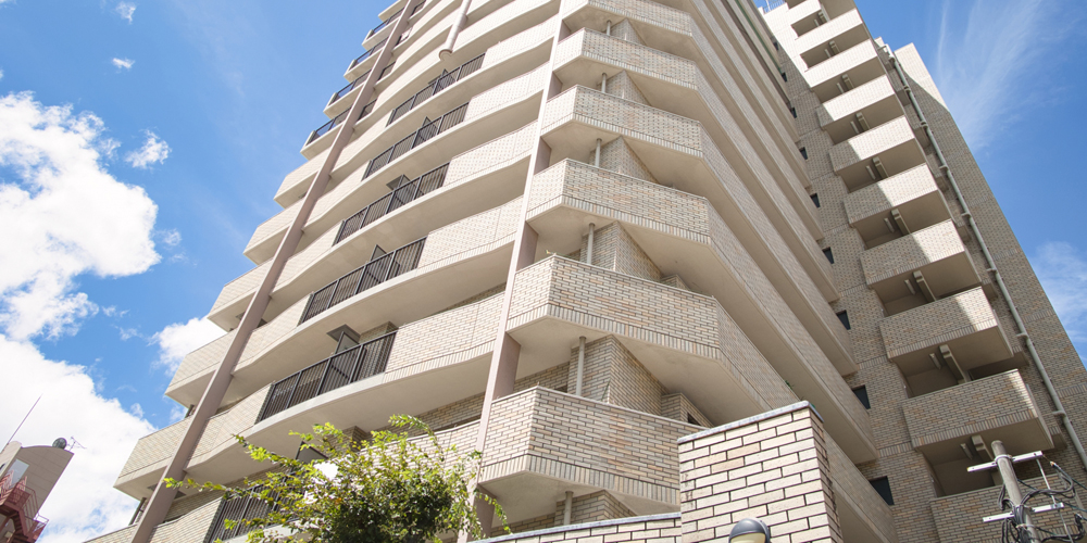 沖縄ペイント　株式会社【建物コーティングスタッフ（未経験者）【未経験者歓迎／資格取得支援有】】の求人募集画像