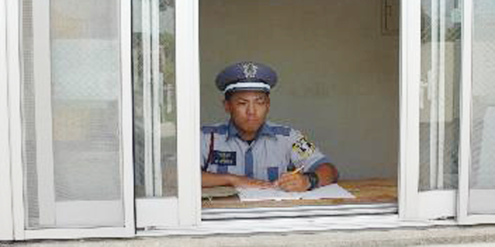 株式会社　南日本警備保障【施設警備員（正社員候補）（那覇市松山）【制服等一式貸与／社保完備】】の求人募集画像