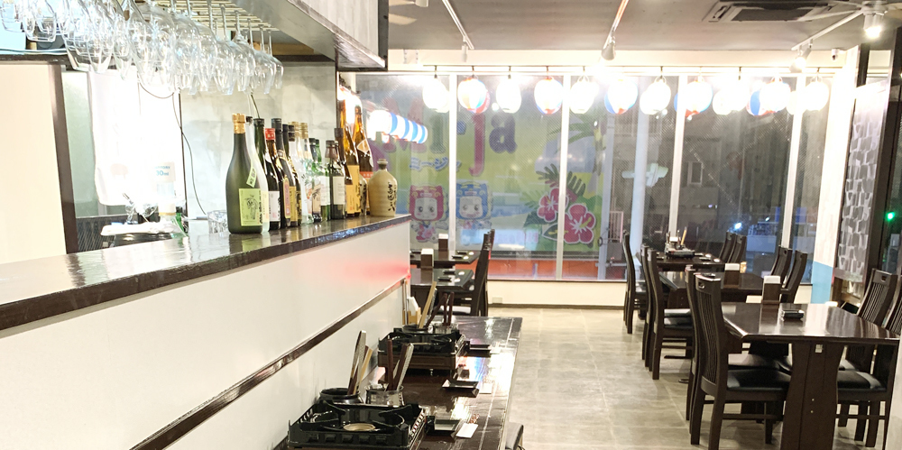 砂浜　島黒豚しゃぶ　Sunahama【しゃぶしゃぶ店の飲食店ホール・キッチンスタッフ(那覇市牧志)【未経験OK／パーキング代全額支給／美味しいまかない付】】の求人募集画像