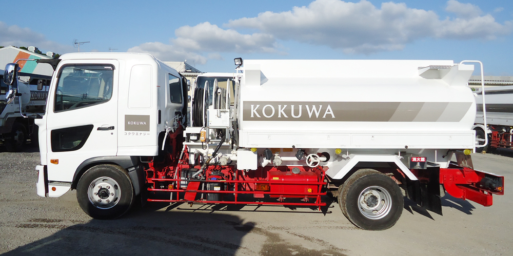 コクワ流通サービスカンパニー　コクワエナジー（ザ・テラスホテルズ株式会社）【タンクローリー運転手（西原町・宜野座村・国頭村）【日曜固定休み／正社員登用有】】の求人募集画像
