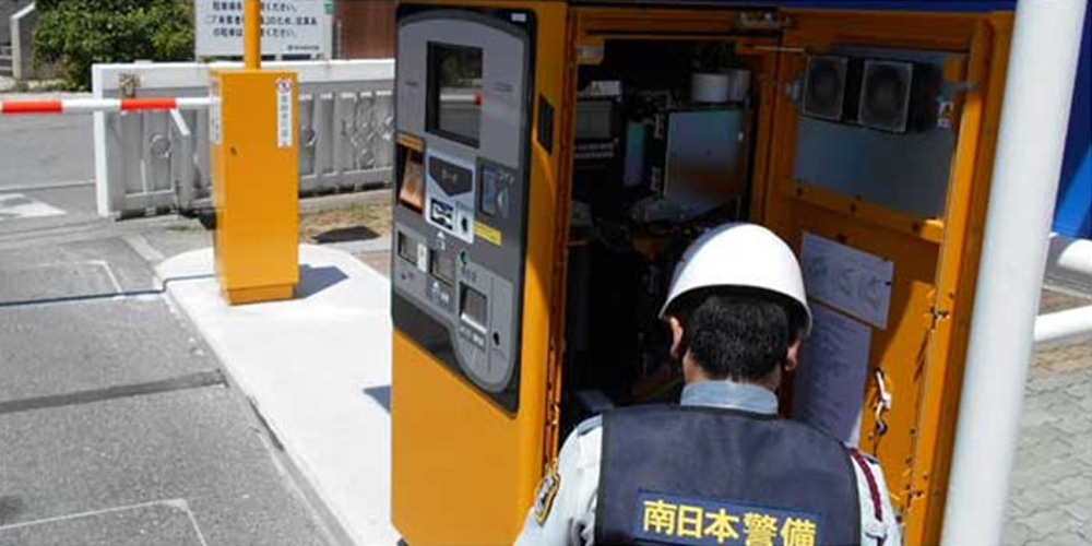 株式会社　南日本警備保障【警備員(巡回管制業務)（那覇市泉崎）【社保有／制服貸与／交通費有】】の求人募集画像