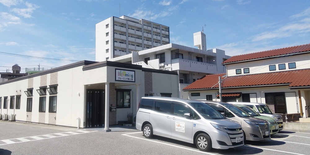 ブルーミング南上原【生活相談員兼介護職（中城村）【賞与年2回／月給20万円以上】】の求人募集画像