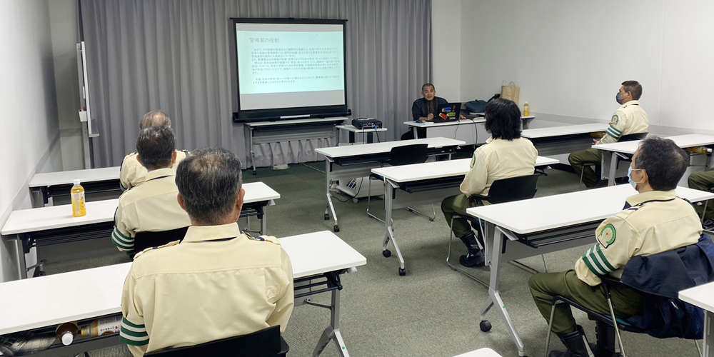 有限会社 九州中央警備保障 沖縄営業所【男・女交通誘導警備スタッフ（日勤・一般）【週払いOK／制服・空調服貸与】】の求人募集画像