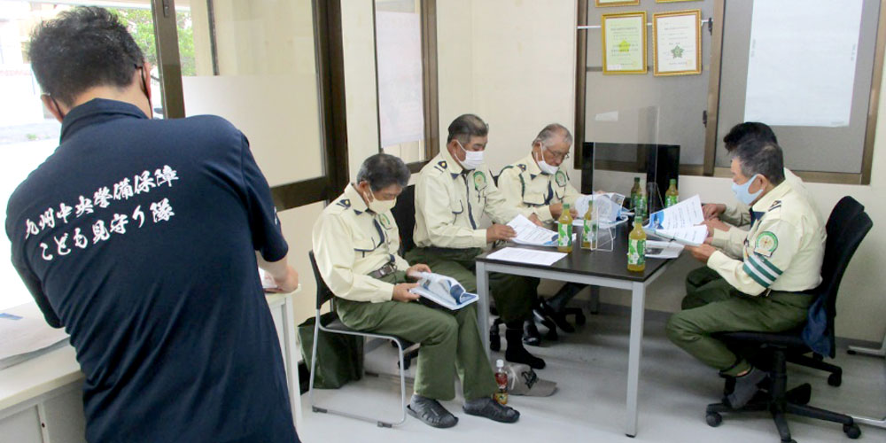 有限会社 九州中央警備保障 沖縄営業所【男・女交通誘導警備スタッフ（日勤・一般）【週払いOK／制服・空調服貸与】】の求人募集画像