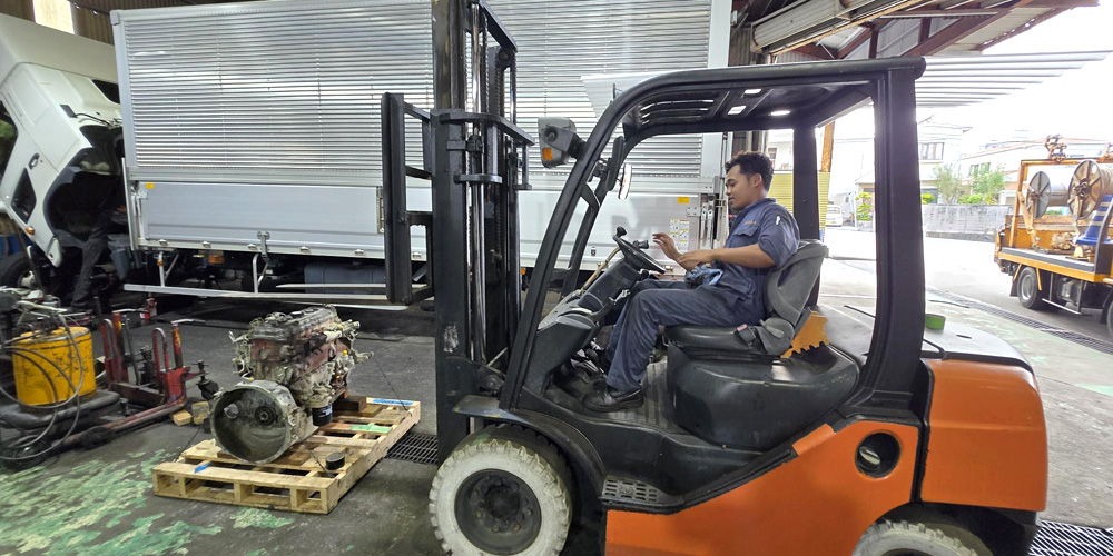 有限会社 南栄自動車【自動車整備士（南城市）【未経験OK／交通費支給／資格取得支援有】】の求人募集画像