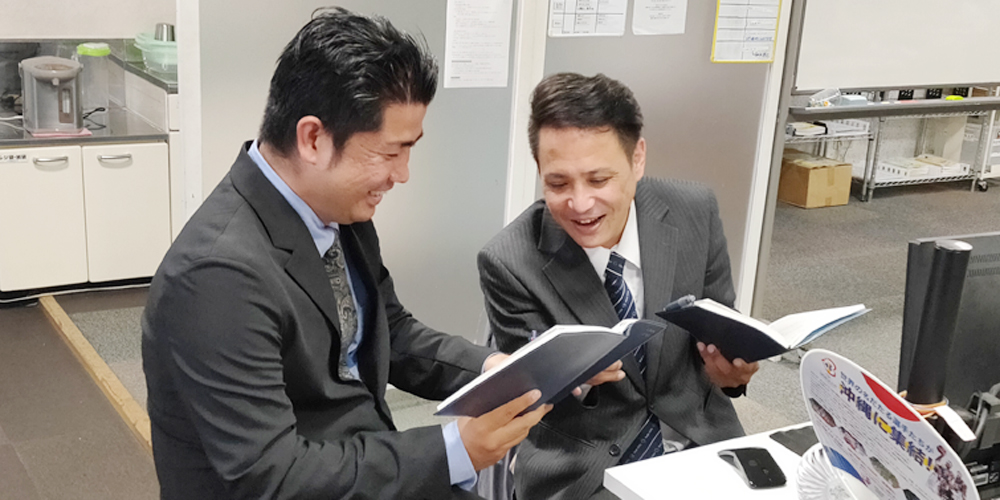 冒険王　株式会社【求人広告の営業（第二新卒／学卒4年以内）（那覇市字銘苅）【研修有／見学・体験入社OK】】の求人募集画像