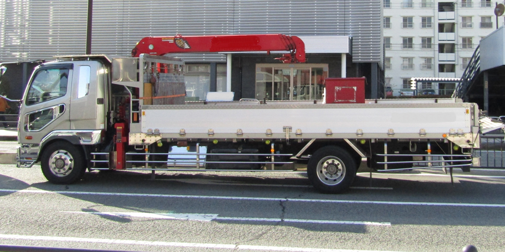 有限会社 西崎プレキャスト【4ｔユニックドライバー(各現場へコンクリート製品を配送)（糸満市）【資格取得費用全額会社負担／土・日お休み／未経験歓迎】】の求人募集画像