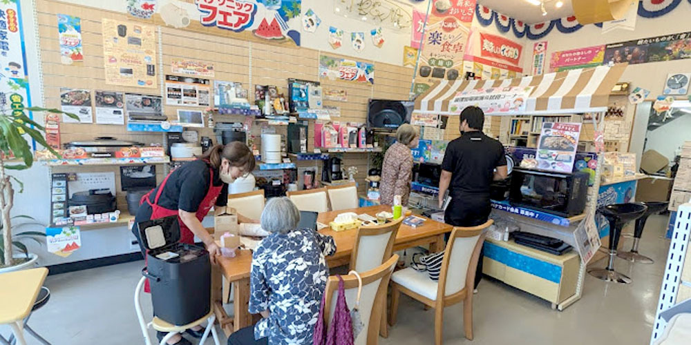 トレンド となみ 首里店【顧客訪問スタッフ(那覇市首里平良町)【基本残業なし/無料駐車場有/賞与年2回】】の求人募集画像