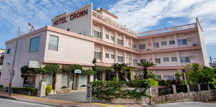 クラウンホテル【ホテル内外のメイクスタッフ（沖縄市）【週2日休み／駐車場有／見学・体験可】】の求人募集画像