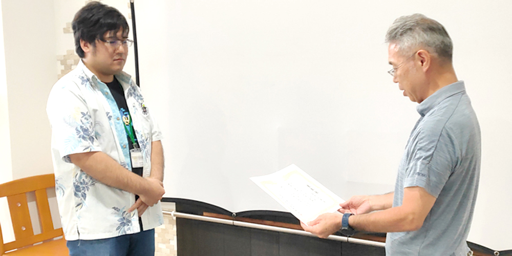 冒険王　株式会社【求人広告の営業・取材スタッフ（第二新卒／学卒4年以内）（那覇市字銘苅）【未経験OK／研修有／見学・体験入社OK】】の求人募集画像