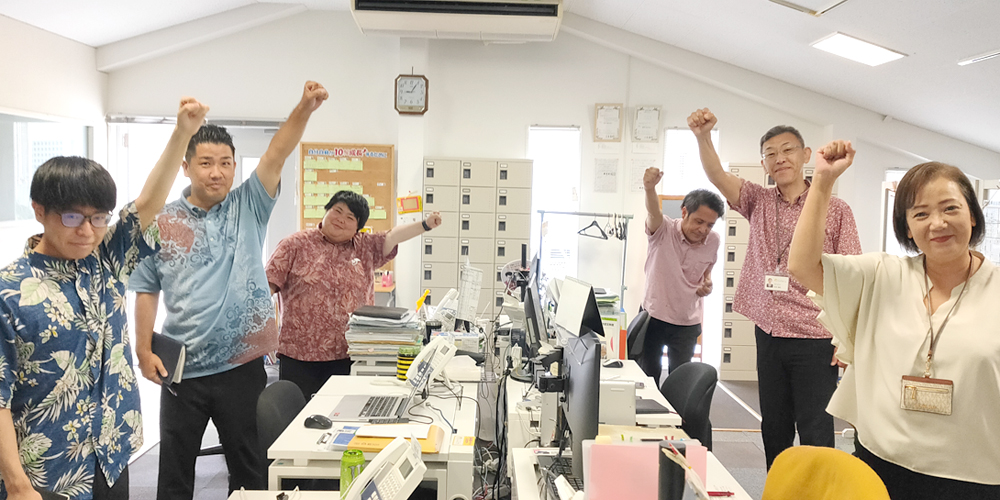 冒険王　株式会社【求人広告の営業・取材スタッフ（第二新卒／学卒4年以内）（那覇市字銘苅）【未経験OK／研修有／見学・体験入社OK】】の求人募集画像