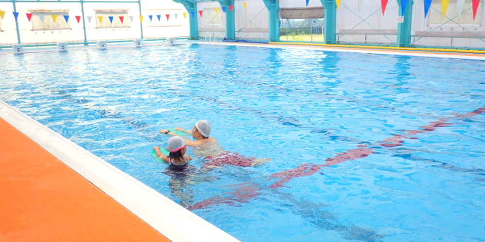 具志川スイミングスクール【水泳指導員(うるま市)【社保完備／交通費支給／無料駐車場有】】の求人募集画像