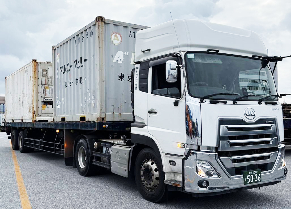 株式会社 トラスト物流【大型ドライバー（浦添市）【月給22万円以上／週休2日制／昇給＆賞与有】】の求人募集画像