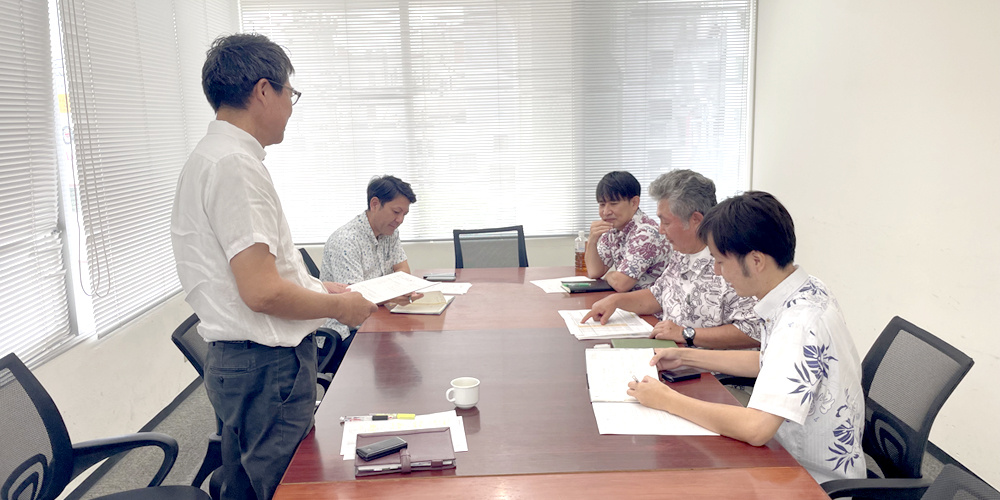 コクワ流通サービスカンパニー　コクワエナジー（ザ・テラスホテルズ株式会社）【ガソリンスタンドスタッフ（那覇市・浦添市・宜野座村）【3h～勤務／正社員登用有／高校生OK】】の求人募集画像