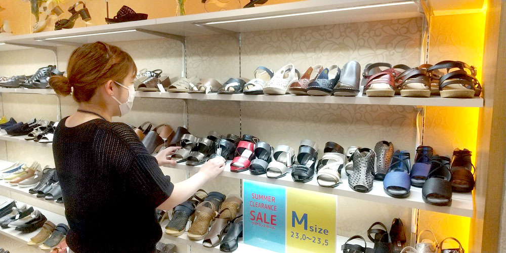 沖縄月星 株式会社【靴の販売スタッフ（那覇市首里）【未経験OK／週2～3日休み】】の求人募集画像