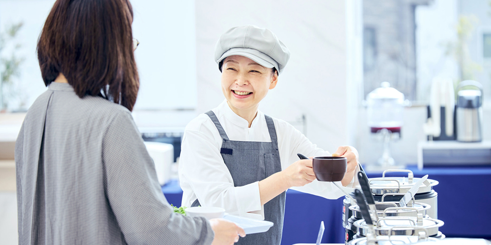 東横イン 那覇国際通り美栄橋駅【ビジネスホテルの朝食スタッフ／短時間（那覇市牧志）【未経験者歓迎／Wワーク可／交通費支給】】の求人募集画像