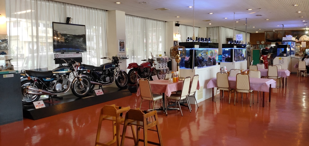 合資会社 シーサイドドライブイン【レストランのホールスタッフ（恩納村）【未経験歓迎／社員登用制度有】】の求人募集画像