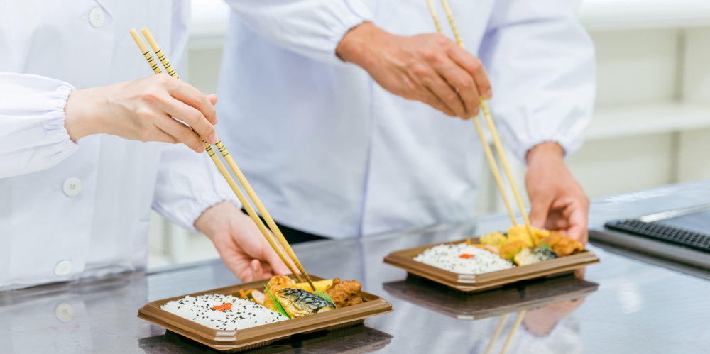 配食サービスセンター　配彩やんばる【短時間／お弁当配達（名護市）【日曜休み／3h勤務OK／未経験OK】】の求人募集画像