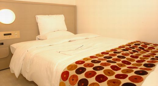 株式会社　共和美研【ビジネスホテルの客室清掃スタッフ／短時間（那覇市前島）【午前中スタート／週2日勤務～可／未経験歓迎】】の求人募集画像