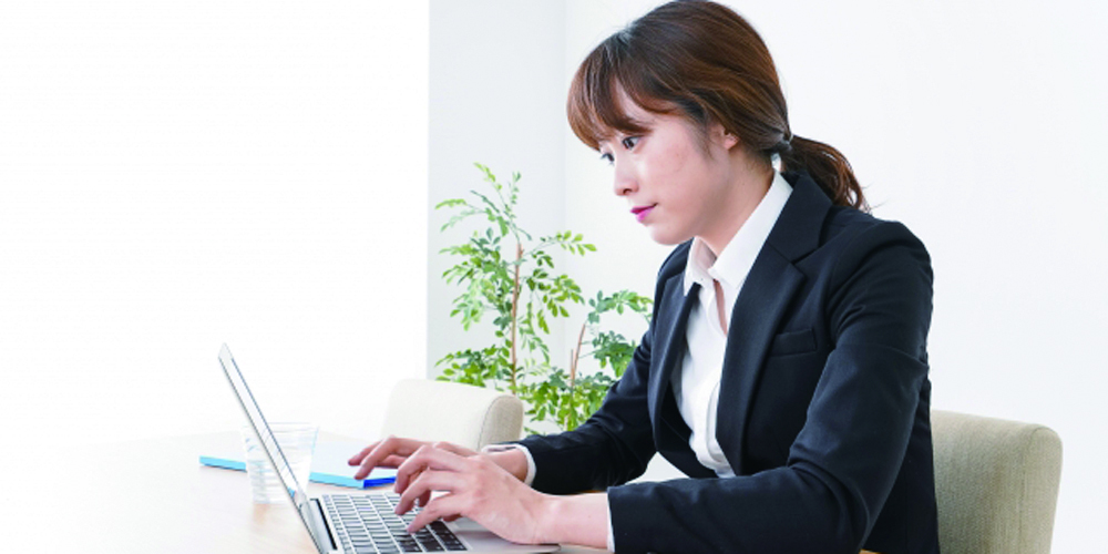 行政書士　陸運前事務所【行政書士事務補助業務(男女)(浦添市)【職歴不問／土日祝休み／無料駐車場】】の求人募集画像