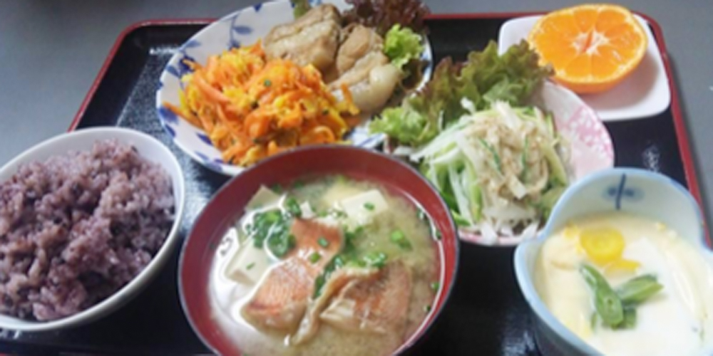 有限会社　ユニバ－サル　いきいき介護センタ－【小規模住宅型有料老人ホームの夜勤専属介護スタッフ（那覇市仲井真）【Wワーク歓迎／未経験歓迎／無料駐車場有】】の求人募集画像