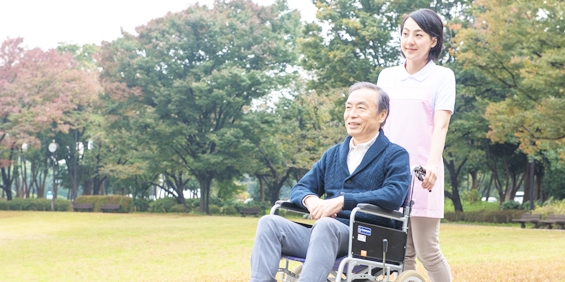 有料老人ホームさくらの園・デイサービスセンターさくら【介護士（那覇市繁多川）【無資格・未経験OK／週休2日制／無料駐車場有】】の求人募集画像