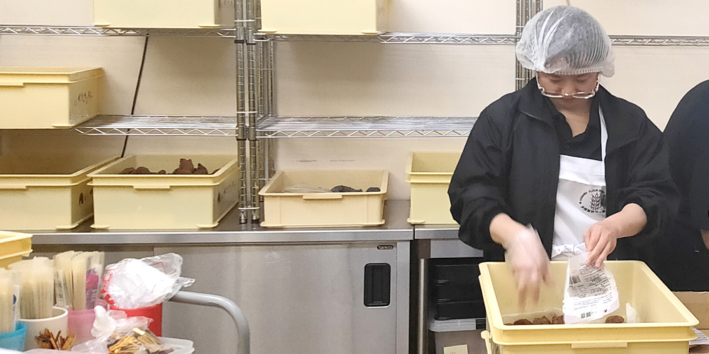 琉球菓子処 琉宮【菓子製造（那覇市牧志）【社会保険完備／正社員登用制度／従業員割引】】の求人募集画像