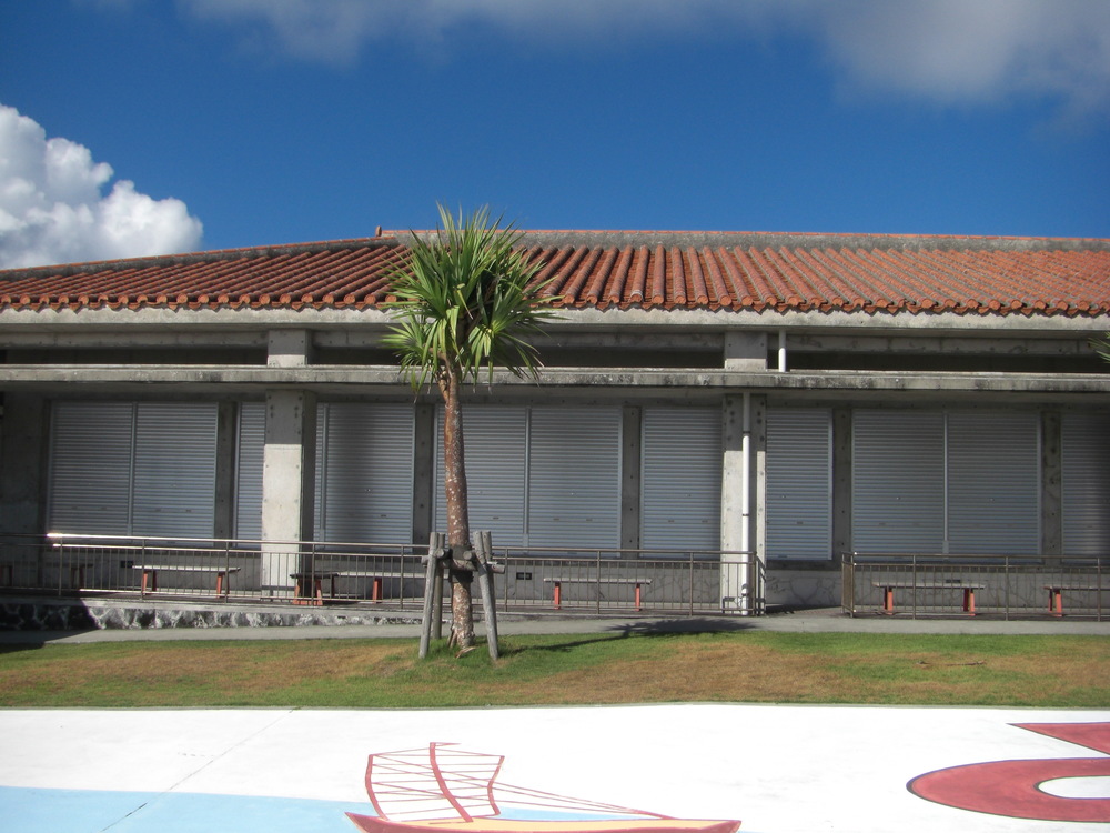 株式会社　和シャッター沖縄【シャッター・ドア・自動ドアの取付スタッフ(八重瀬町)【週休2日制／無料駐車場有／入社日相談OK】】の求人募集画像