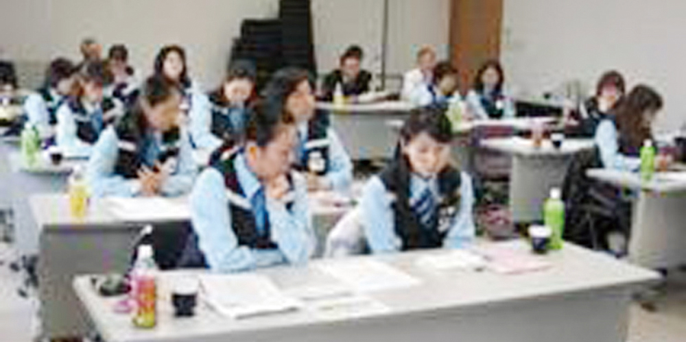 西日本高速道路総合サービス沖縄株式会社【高速道路PA内清掃スタッフ（中城村）【社保完備／報奨金制度有／待遇・福利厚生充実】】の求人募集画像