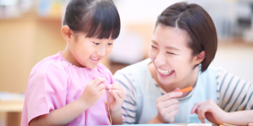 那覇市こども教育保育課【保育教諭（クラス担任）（那覇市立認定こども園）【期末・勤勉手当有／週休2日／通勤手当有】】の求人募集画像