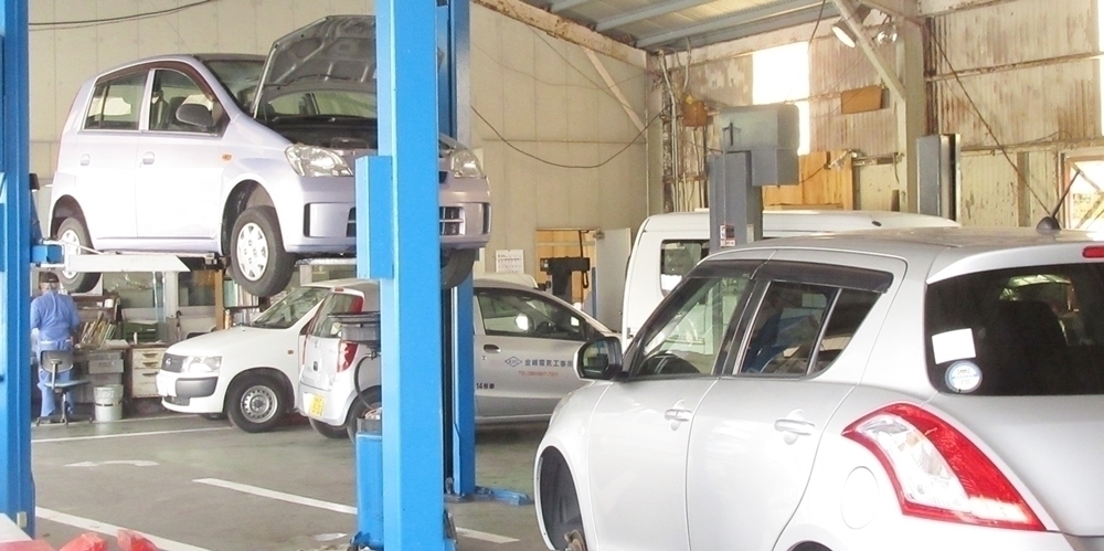 合資会社 牧港オートサービス【一般事務（整備工場の受付・伝票処理）（浦添市）【残業なし／無料駐車場有／未経験可】】の求人募集画像