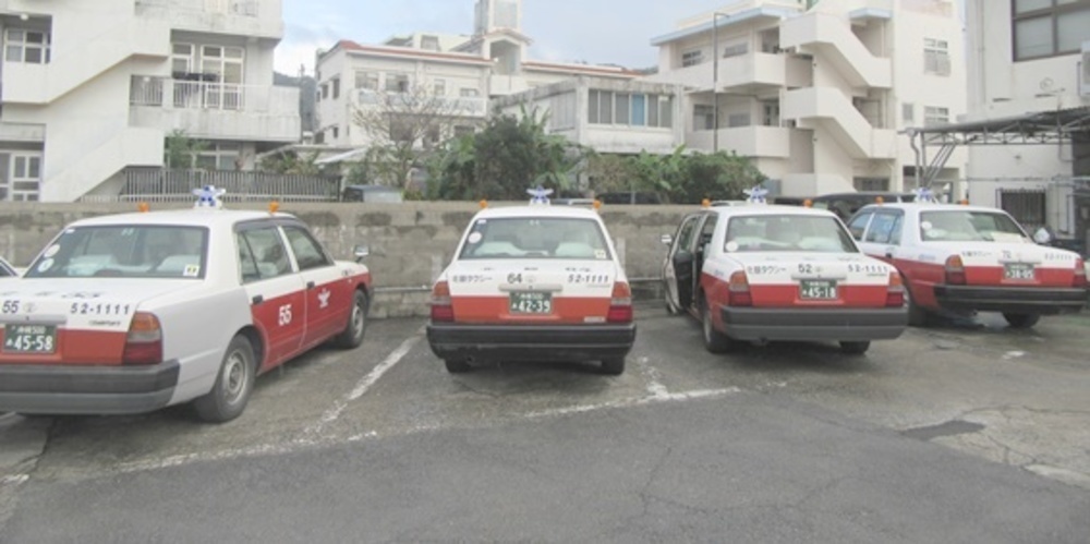 北部観光タクシー【スクールバス運転手（短時間）（名護市）【土日祝休み／朝夕のみ／未経験OK】】の求人募集画像