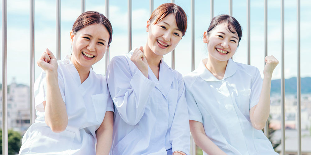 合同会社 おきなわ笑福【デイサービスの看護師(西原町)【無料駐車場あり／昼過ぎまでの勤務／時給1,550円】】の求人募集画像