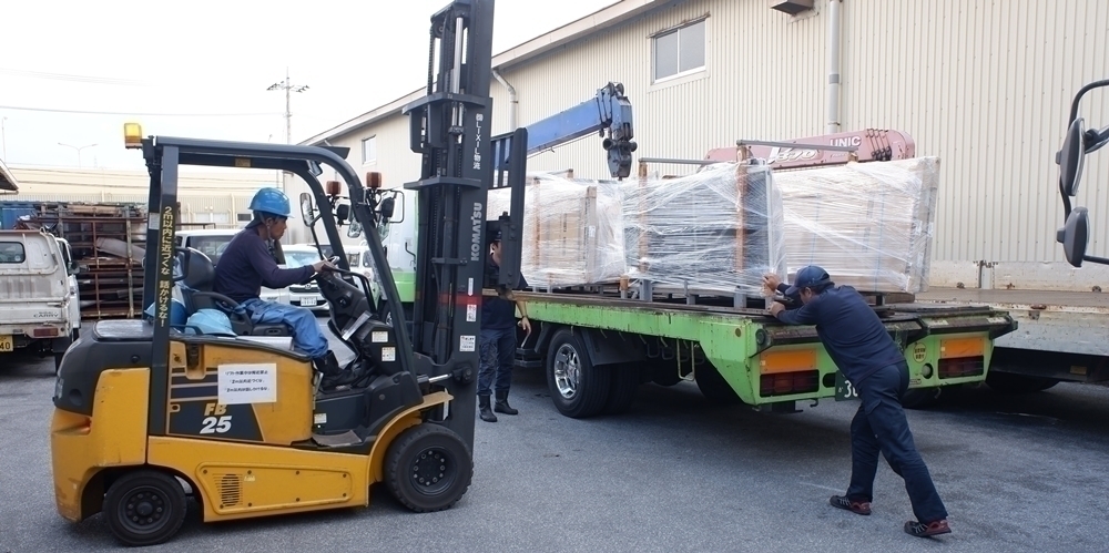 コックス琉球株式会社【資材運送ドライバー（運送業務）（浦添市）【社保完備／交通費有】】の求人募集画像