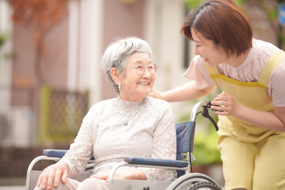 春日観光ホテル【個人宅のお手伝いさん（うるま市）【週休2日／午前中のみ／資格不問】】の求人募集画像