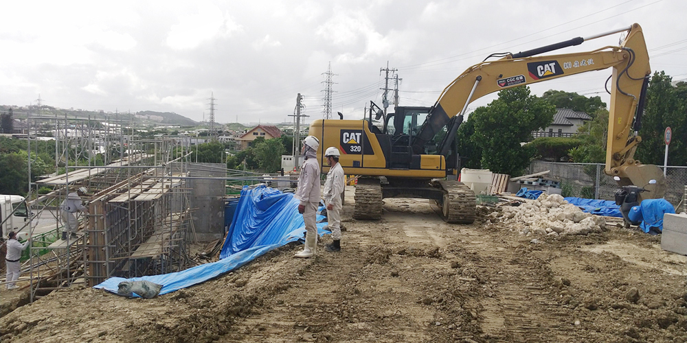 株式会社 嶺建設【ユンボ(重機)オペレーター兼作業員(経験者)(南城市)【賞与年2回/資格取得制度有】】の求人募集画像