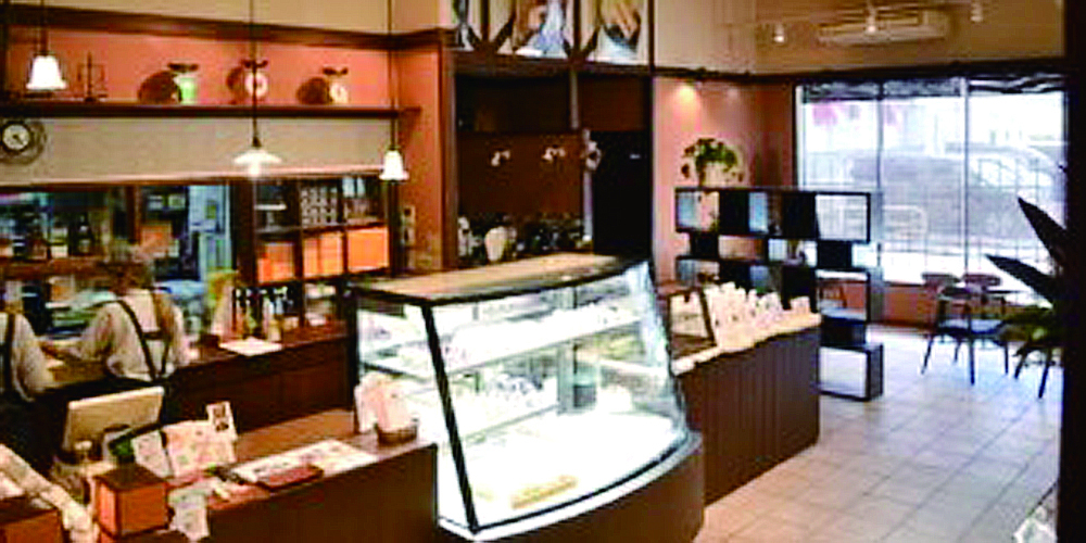Friandise(フリアンディーズ)【短時間のケーキ販売スタッフ/遅番(那覇市前島)【夕方2.5h~3.5h/週休3~4日/駐車場無料】】の求人募集画像